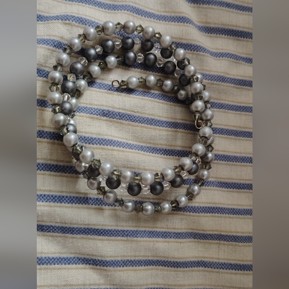 Handmade Jewelry - Elegant Silver and Black Bead Handmade Bracelet
